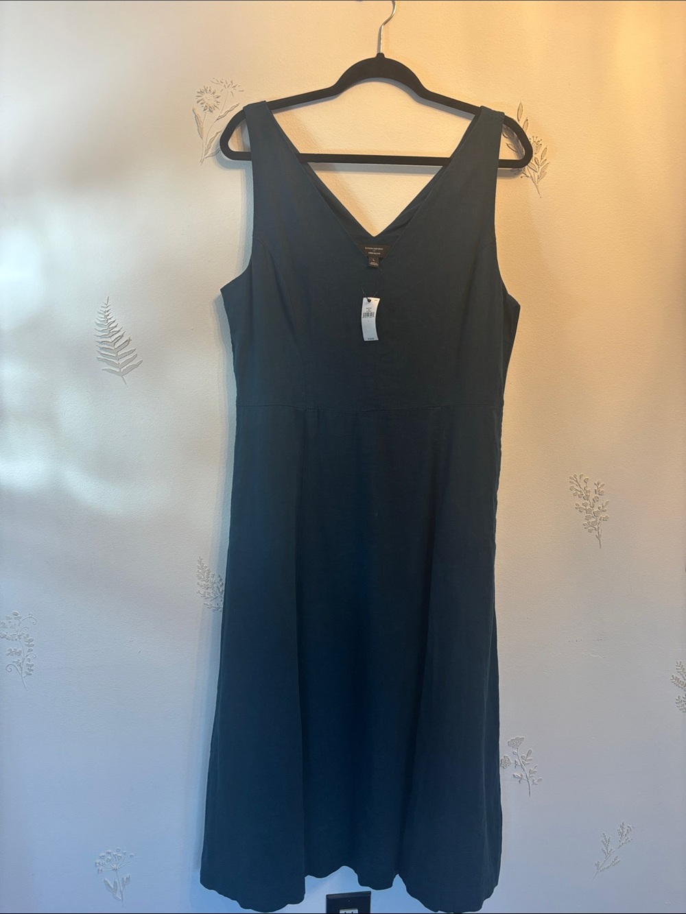 Banana Republic Navy V-Neck Sleeveless Midi Dress